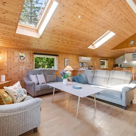 Godwin - 800m From The Sea By Interhome