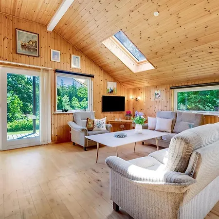 Holiday home Godwin - 800m From The Sea By Interhome *